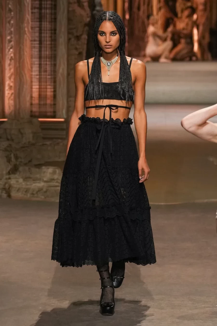 H Paris Fashion Week σήκωσε αυλαία μ' ένα καθηλωτικό show από τον οίκο Dior- Φωτογραφία 8