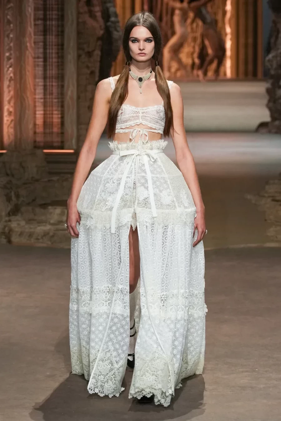 H Paris Fashion Week σήκωσε αυλαία μ' ένα καθηλωτικό show από τον οίκο Dior- Φωτογραφία 11