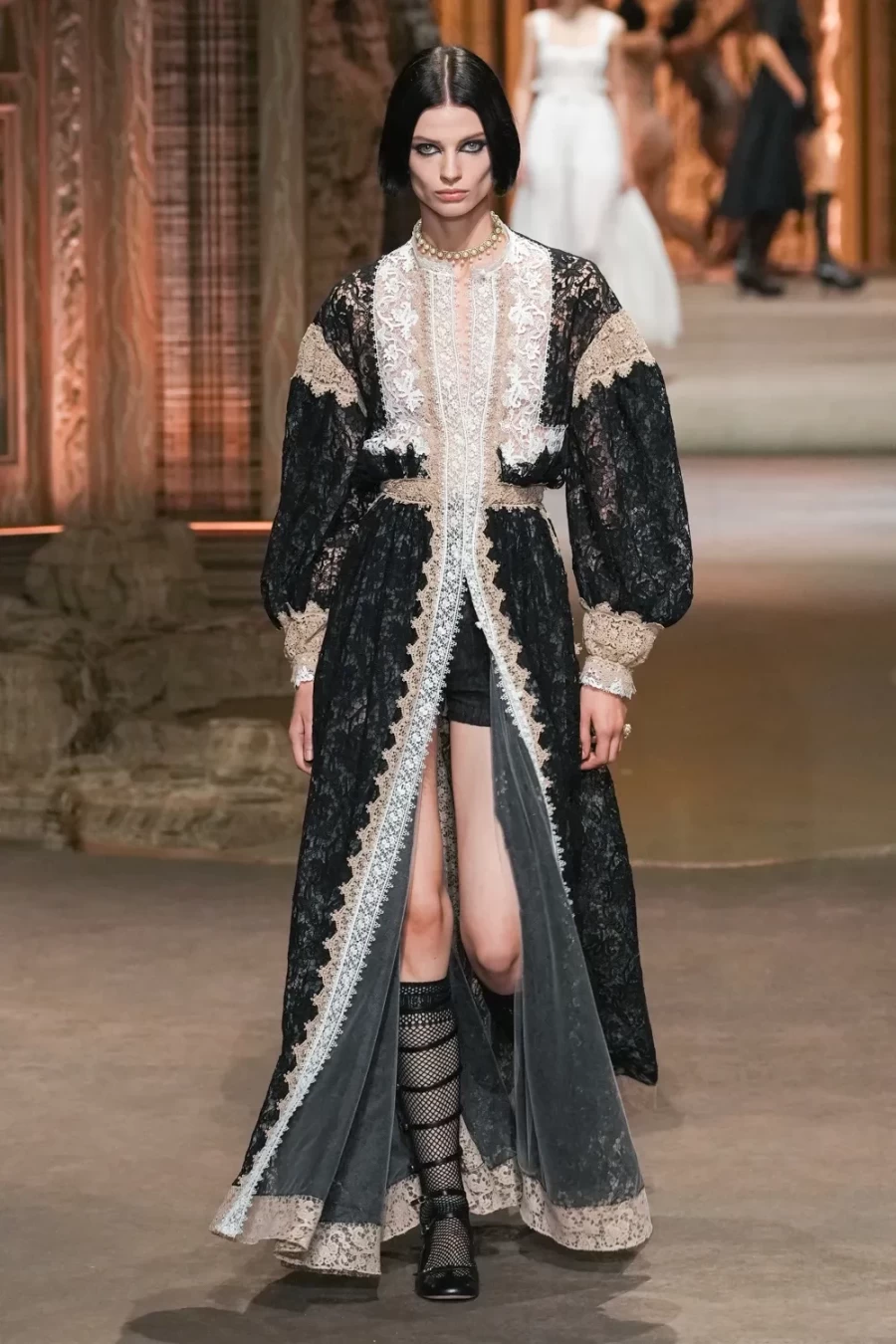 H Paris Fashion Week σήκωσε αυλαία μ' ένα καθηλωτικό show από τον οίκο Dior- Φωτογραφία 13