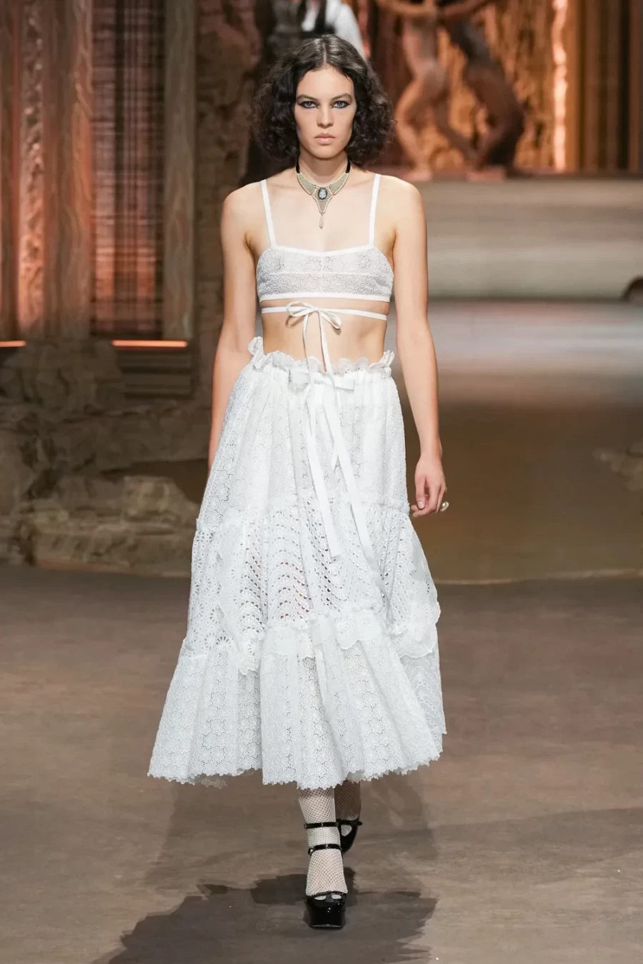 H Paris Fashion Week σήκωσε αυλαία μ' ένα καθηλωτικό show από τον οίκο Dior- Φωτογραφία 14