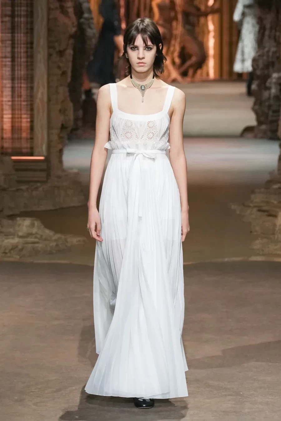 H Paris Fashion Week σήκωσε αυλαία μ' ένα καθηλωτικό show από τον οίκο Dior- Φωτογραφία 15