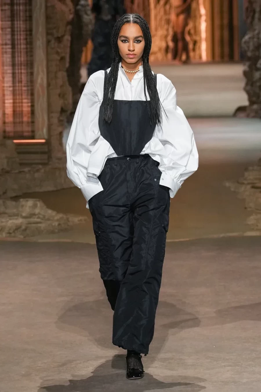 H Paris Fashion Week σήκωσε αυλαία μ' ένα καθηλωτικό show από τον οίκο Dior- Φωτογραφία 20