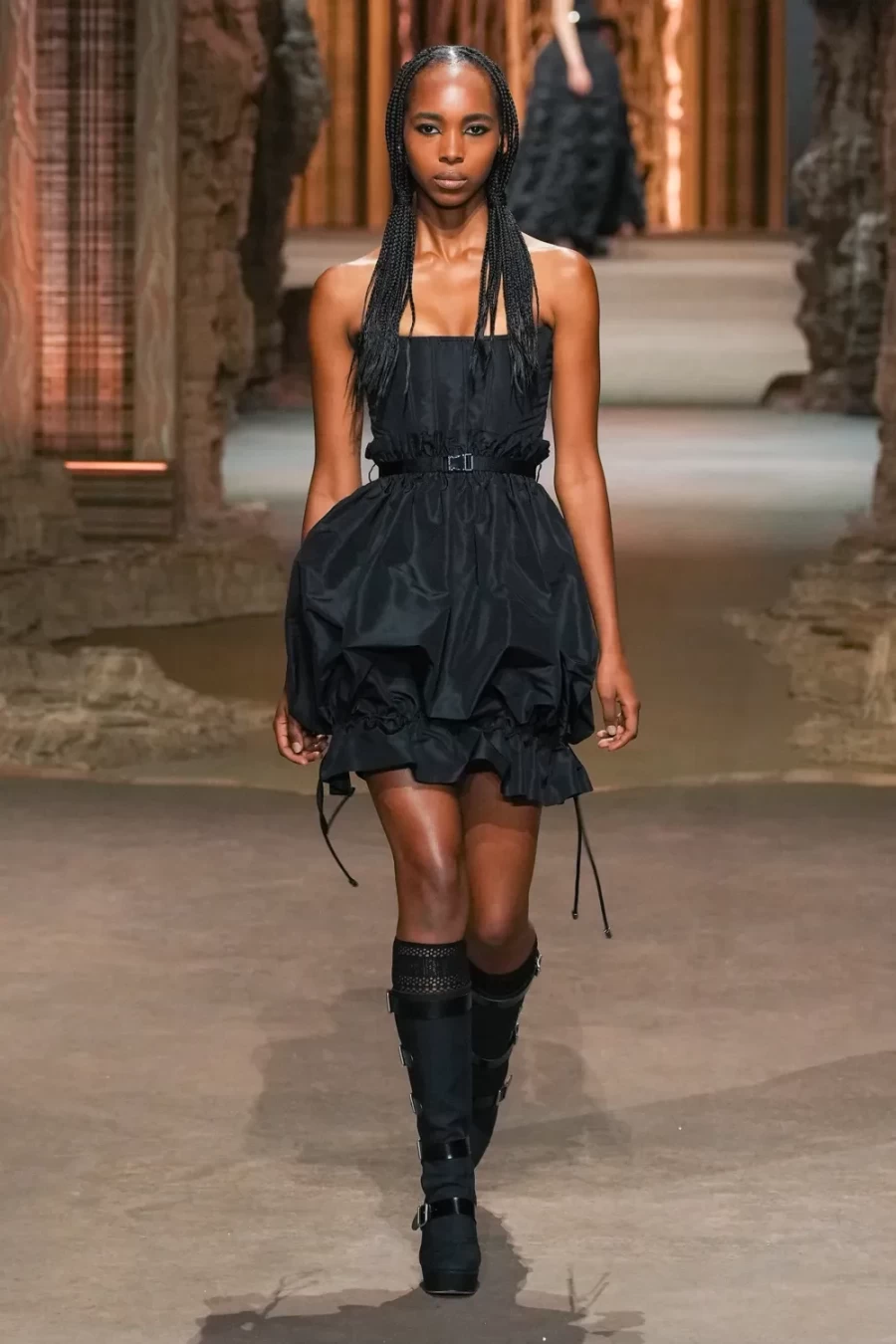 H Paris Fashion Week σήκωσε αυλαία μ' ένα καθηλωτικό show από τον οίκο Dior- Φωτογραφία 24