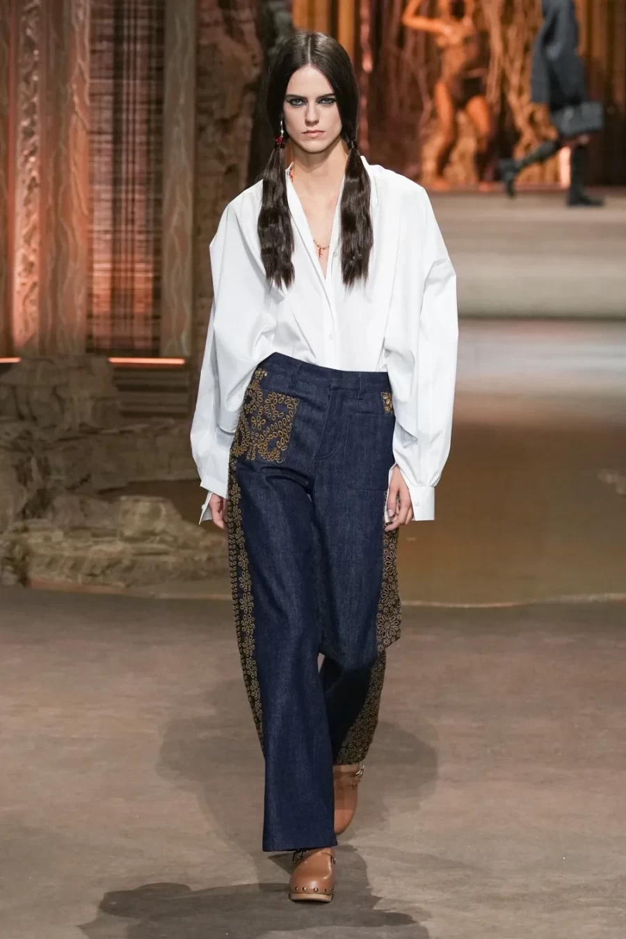 H Paris Fashion Week σήκωσε αυλαία μ' ένα καθηλωτικό show από τον οίκο Dior- Φωτογραφία 28
