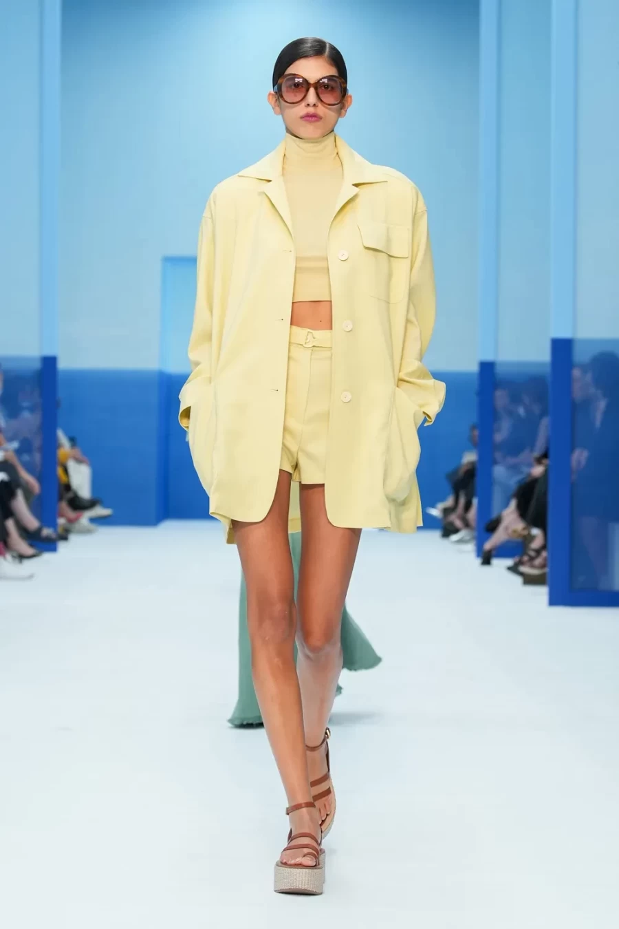 Milan Report: Η Max Mara μας «ταξίδεψε» με τις δημιουργίες της στην ιταλική ριβιέρα του 1930- Φωτογραφία 4