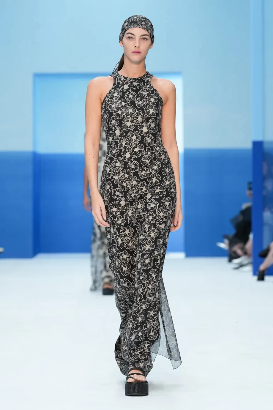 Milan Report: Η Max Mara μας «ταξίδεψε» με τις δημιουργίες της στην ιταλική ριβιέρα του 1930- Φωτογραφία 5