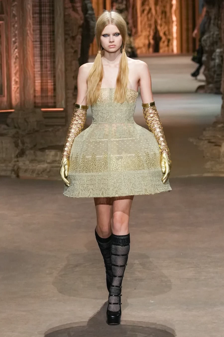 H Paris Fashion Week σήκωσε αυλαία μ' ένα καθηλωτικό show από τον οίκο Dior- Φωτογραφία 34