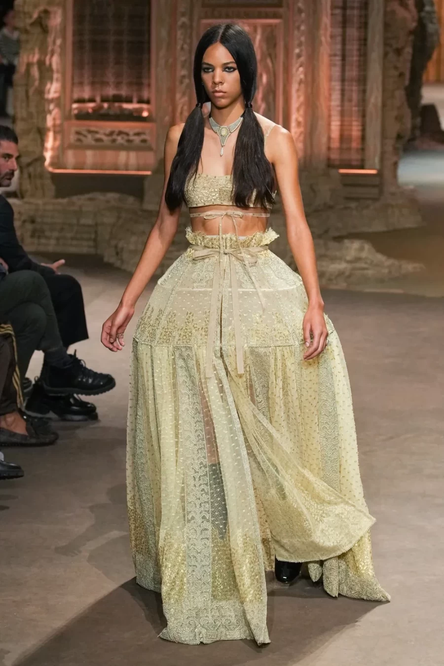 H Paris Fashion Week σήκωσε αυλαία μ' ένα καθηλωτικό show από τον οίκο Dior- Φωτογραφία 35
