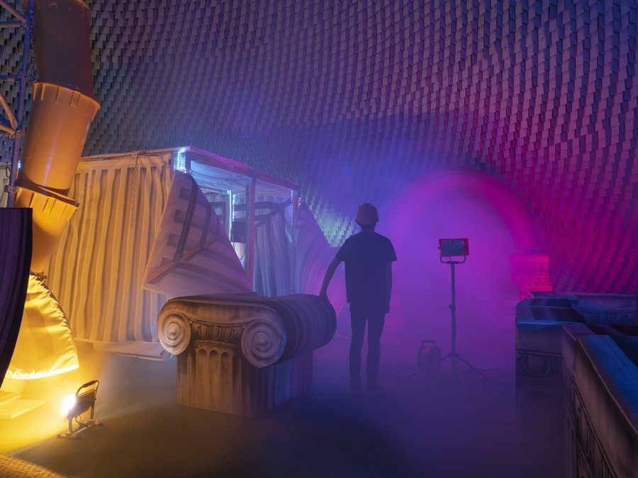 Η πρώτη ατομική έκθεση του καλλιτέχνη Ανδρέα Αγγελιδάκη στο Παρίσι εξυμνεί τον ελληνικό πολιτισμό- Φωτογραφία 2