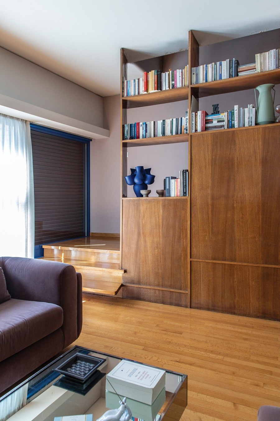 Ο επιτυχημένος δημιουργός κοσμημάτων, Γιάννης Σεργάκης, μας υποδέχεται στο υπέροχο διαμέρισμά του στο κέντρο της Αθήνας- Φωτογραφία 4