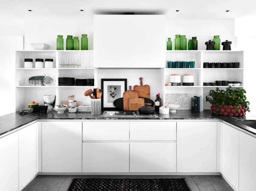 Η ηθοποιός του Grey's Anatomy, Ellen Pompeon ανοίγει το mid-century Malibu beach house της - Φωτογραφία 4