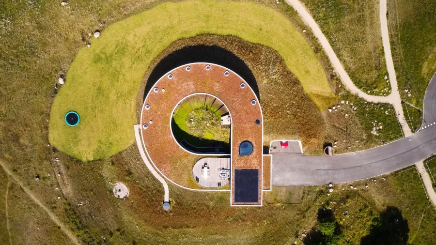 Περιηγηθείτε στη φουτουριστική κατοικία, που σχεδίασε ο Bjarke Ingels- Φωτογραφία 1