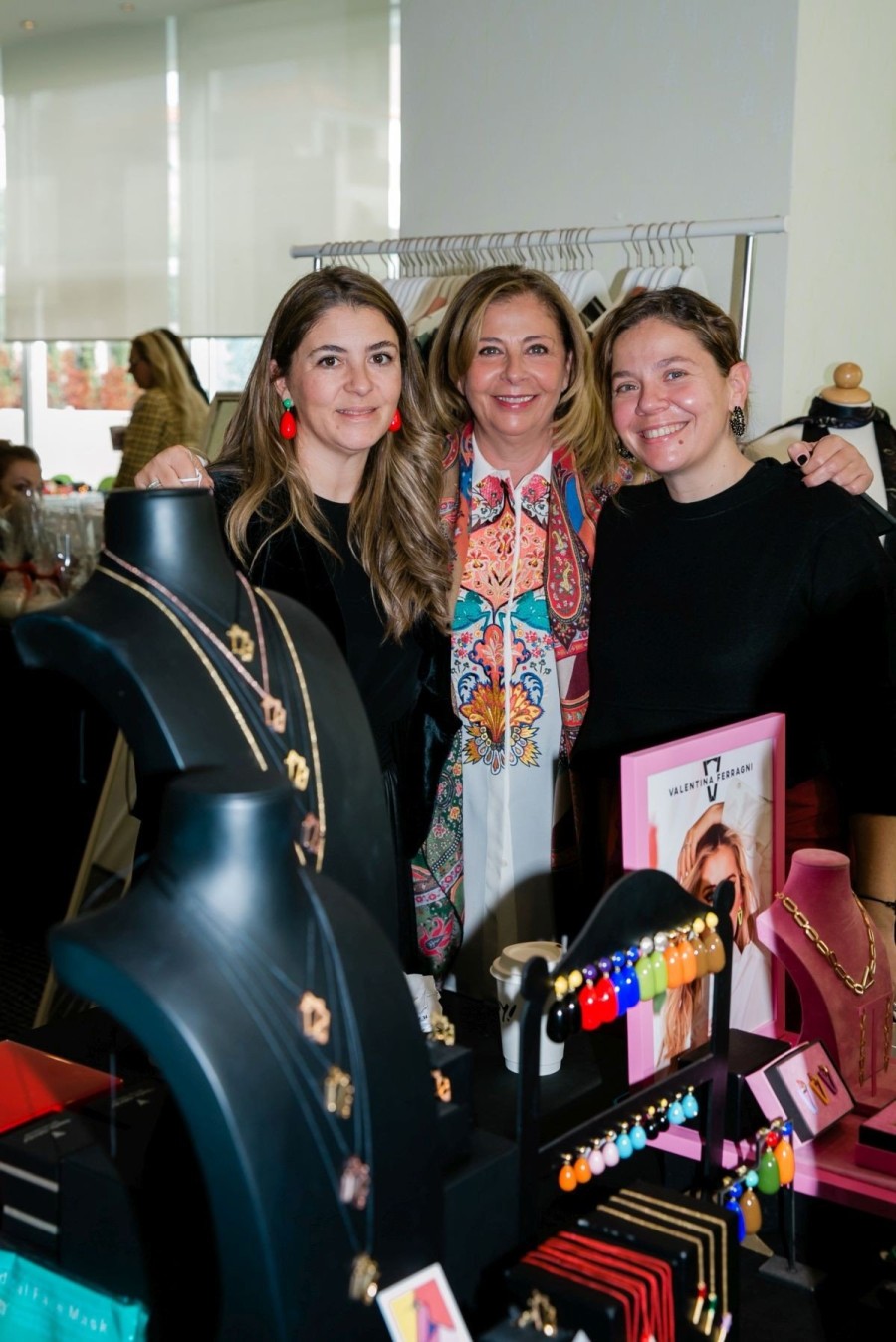 Ένα χριστουγεννιάτικο bazaar γεμάτο Ελπίδα πραγματοποιήθηκε στο Semiramis- Φωτογραφία 2