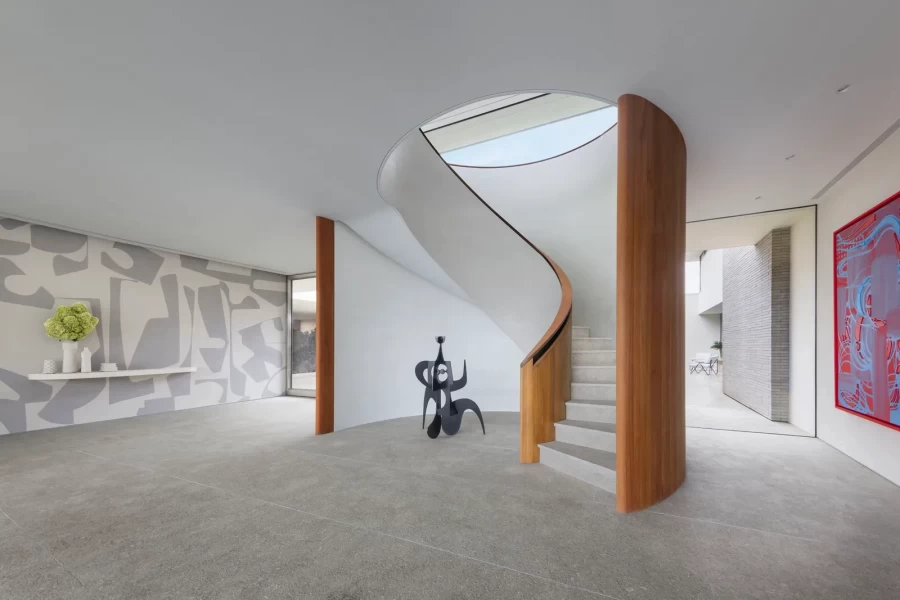 Περιηγηθείτε σε μια φουτουριστική κατοικία στα Hamptons που επιμελήθηκε ο αρχιτέκτονας Steven Harris- Φωτογραφία 3