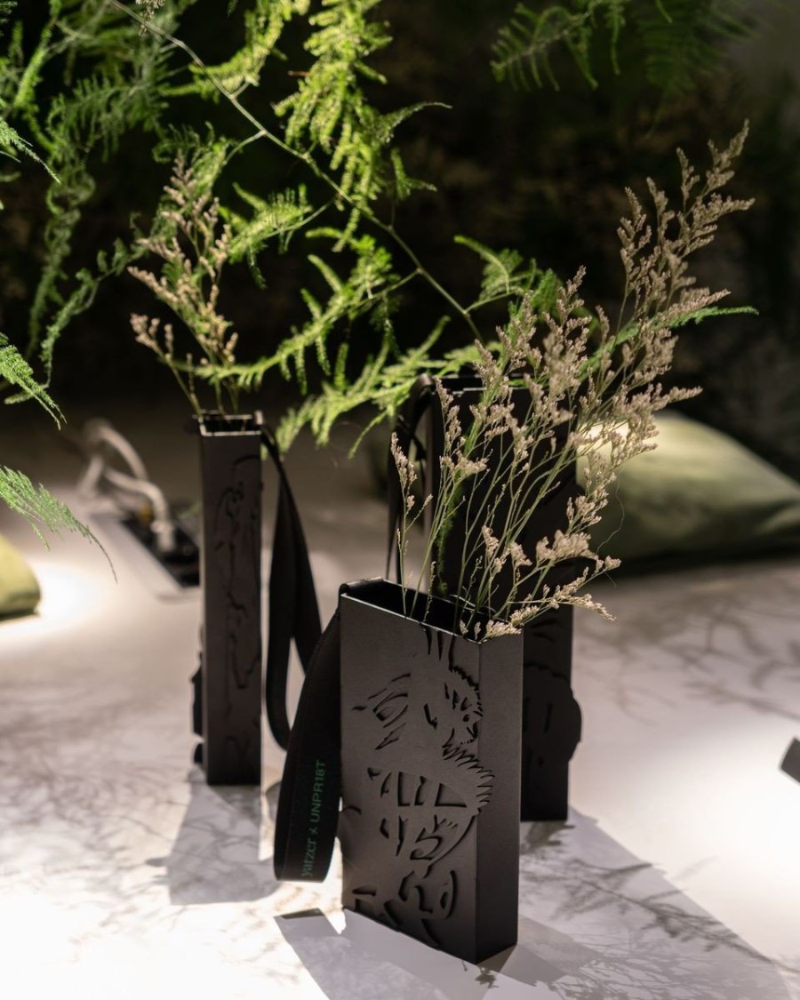 H καταπράσινη Verdant Edition by Yatzer άνθισε για τρεις μέρες στο yatzerlab- Φωτογραφία 2