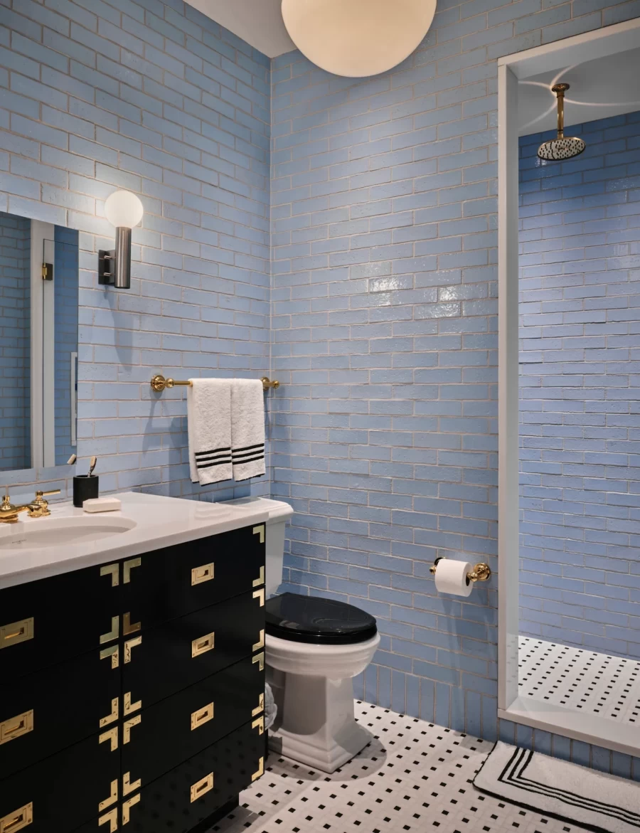 Περιηγηθείτε σε μια οικογενειακή κατοικία του  Chicago που μεταμορφώθηκε μέσω της κλασικής αρχιτεκτονικής- Φωτογραφία 1