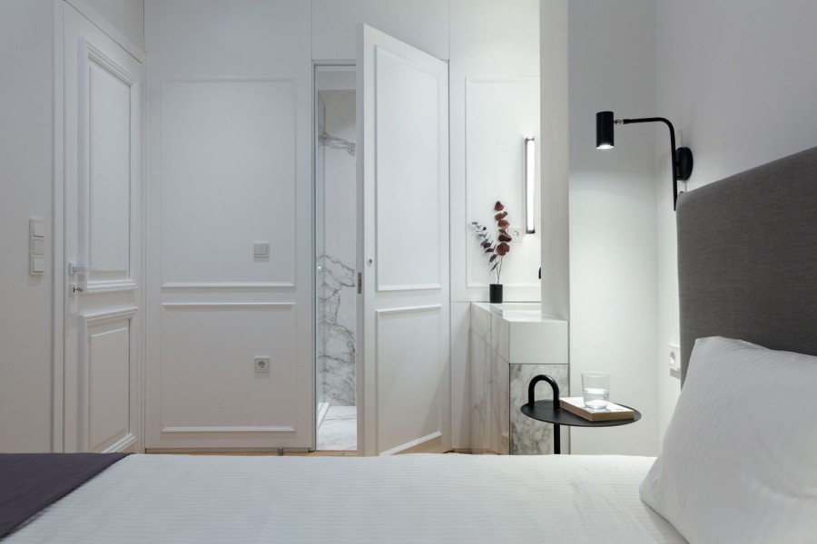 Ένα ευρηματικό διαμέρισμα στο Κολωνάκι που καταφέρνει και χωράει τα πάντα - Φωτογραφία 1