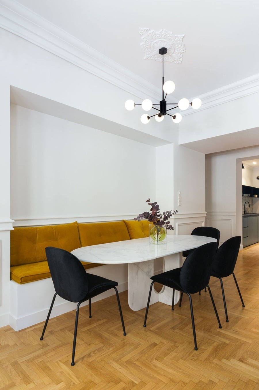 Ένα ευρηματικό διαμέρισμα στο Κολωνάκι που καταφέρνει και χωράει τα πάντα - Φωτογραφία 6