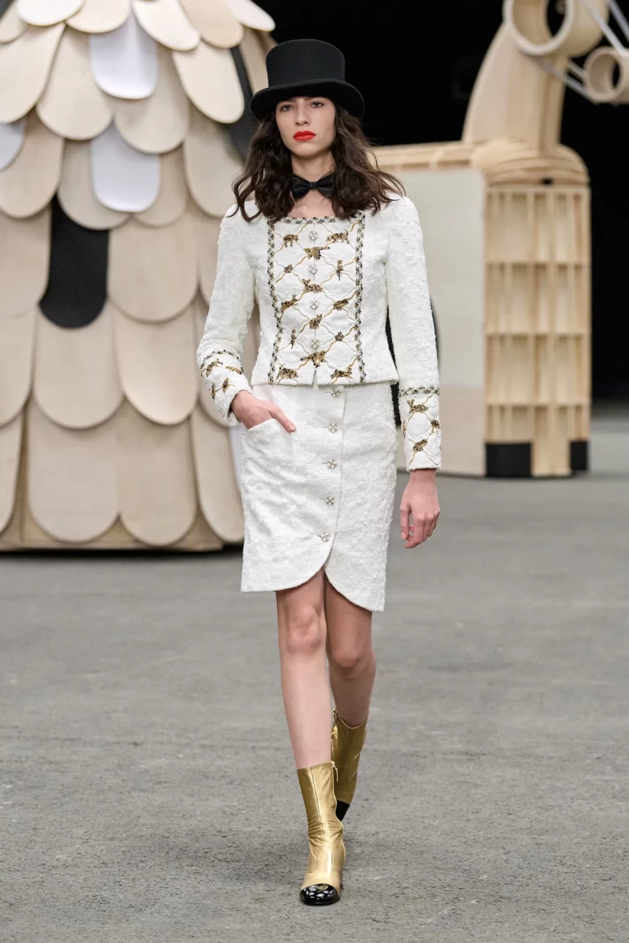 Η Chanel προσέφερε μία «παιχνιδιάρικη» νότα στην Haute Couture Fashion Week στο Παρίσι- Φωτογραφία 1
