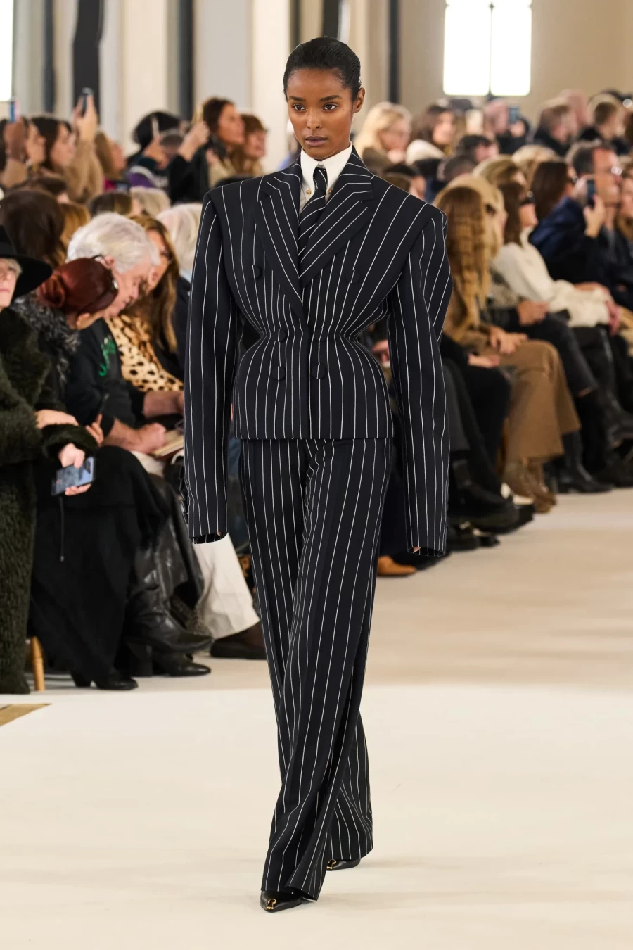 Paris Haute Couture: Dior και Schiaparelli άνοιξαν την Εβδομάδα Μόδας στο Παρίσι- Φωτογραφία 2