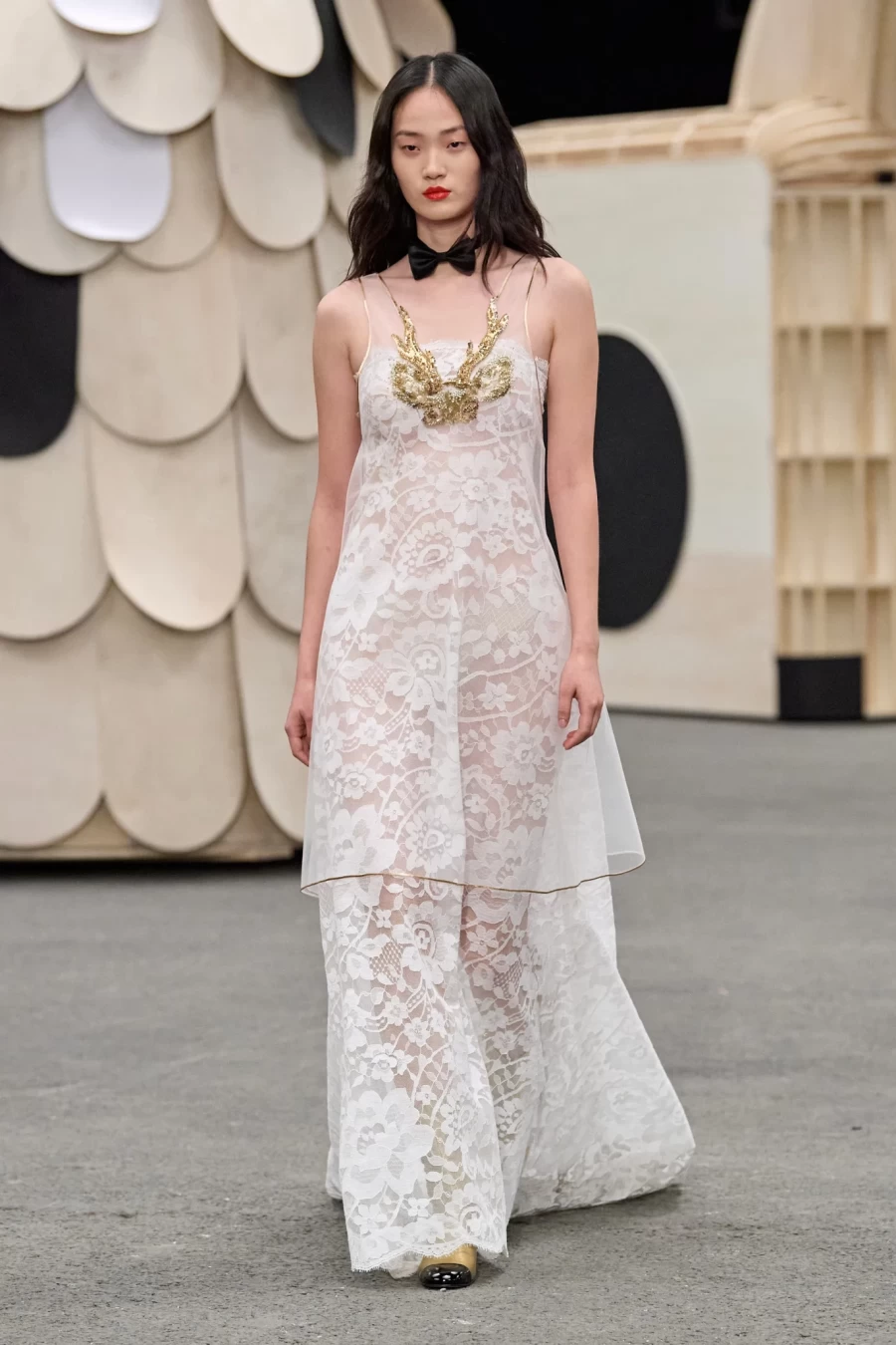 Η Chanel προσέφερε μία «παιχνιδιάρικη» νότα στην Haute Couture Fashion Week στο Παρίσι- Φωτογραφία 18