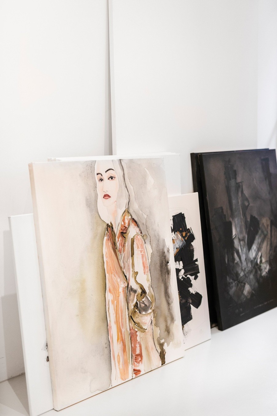 Η εικαστικός Μελίνα Γεωργούδα μάς υποδέχεται στο καλαίσθητο ατελιέ της στο κέντρο της Θεσσαλονίκης- Φωτογραφία 3