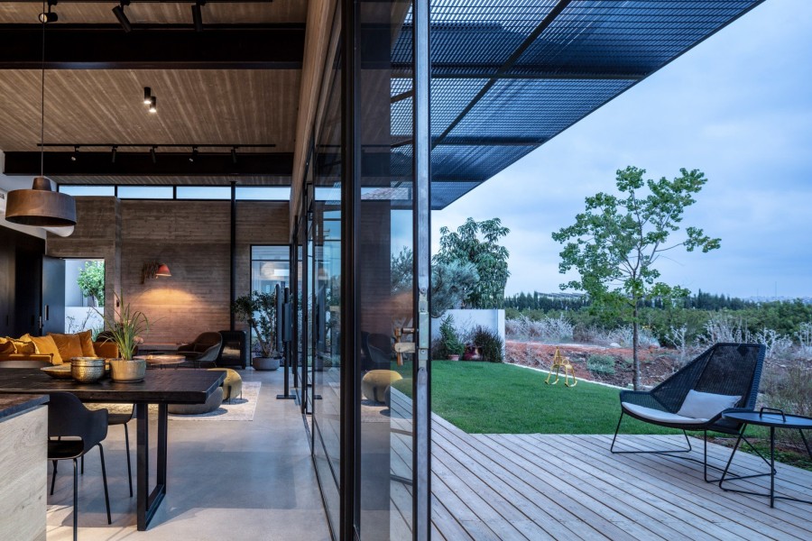 Μια μαγική ισόγεια κατοικία με αδρά βιομηχανικά υλικά και φιλόξενη φωτεινή ατμόσφαιρα- Φωτογραφία 9