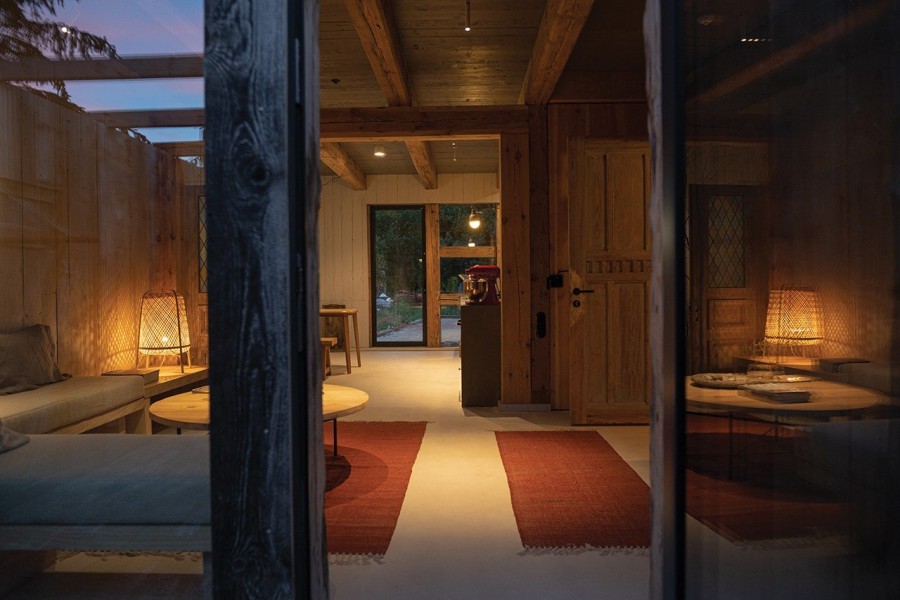 Μια ξύλινη κατοικία με φόντο τις όχθες του ποταμού Βιστούλα ﻿στην Πολωνία γίνεται ένα ονειρικό καταφύγιο μέσα στη φύση- Φωτογραφία 2