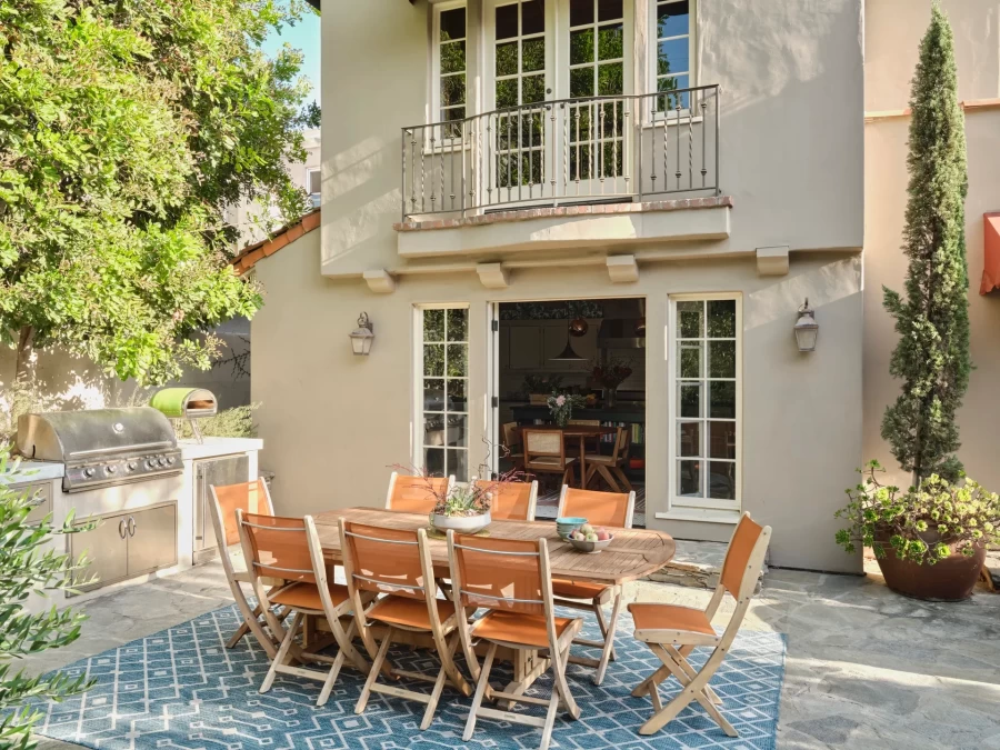 Παραδοθείτε στην ευχάριστη ατμόσφαιρα μιας ηλιόλουστης κατοικίας στο L.A.- Φωτογραφία 1