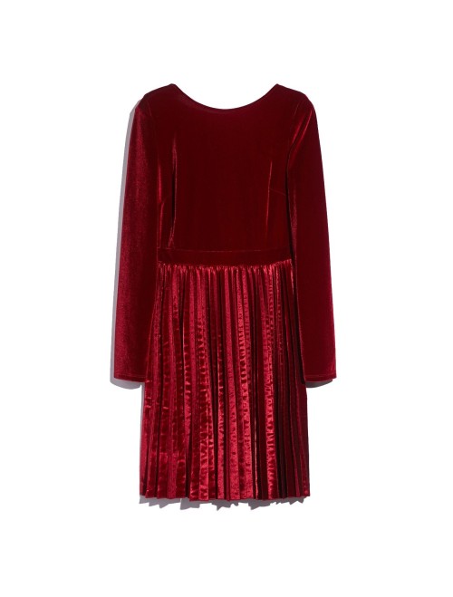  THE VELVET DRESS 