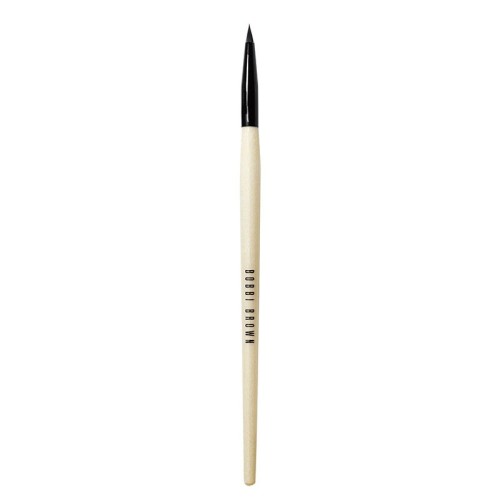  Precise your eye makeup 