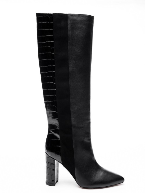  Leather boots  
