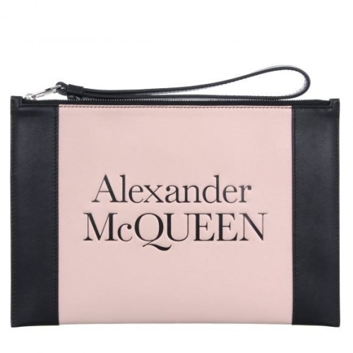  Clutch bag 
