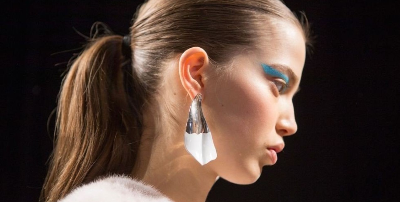 20 πανεύκολα χτενίσματα για να εντυπωσιάσετε την παραμονή Πρωτοχρονιάς