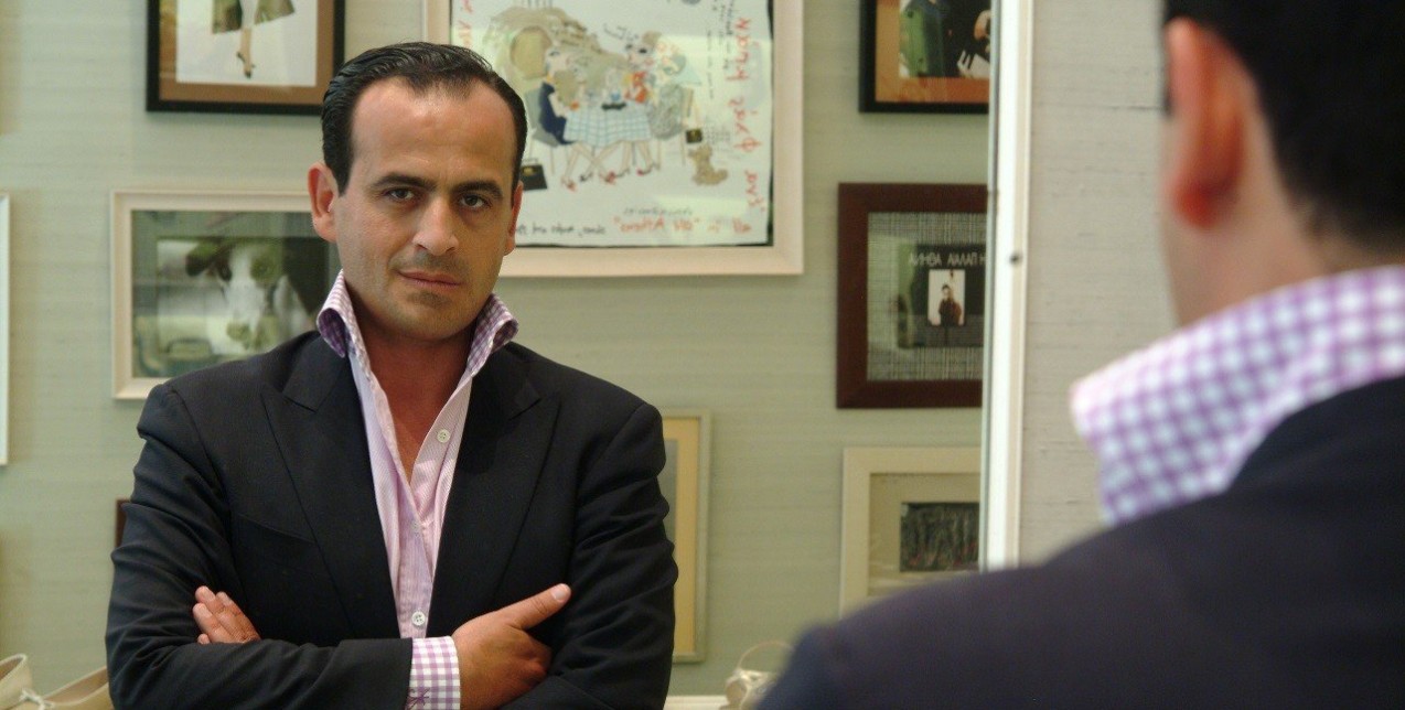 Συζητώντας με τον σχεδιαστή Βασίλη Ζούλια για την αξεπέραστη γοητεία της μόδας 