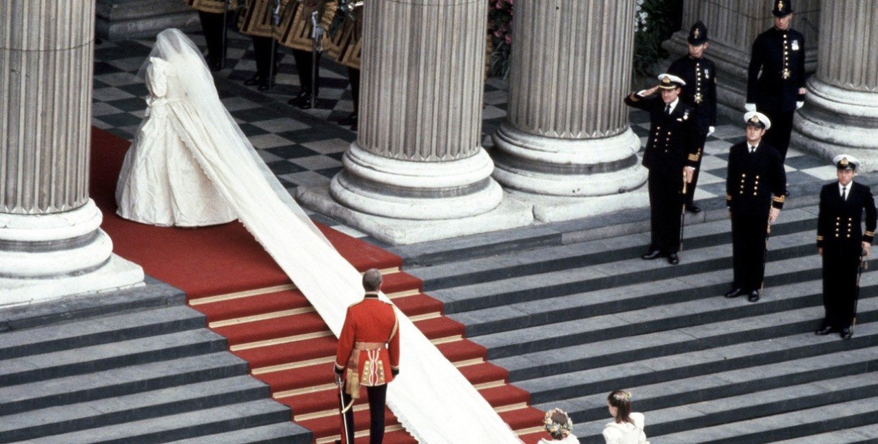 Η νέα σειρά της σχεδιάστριας του νυφικού της Princess Diana