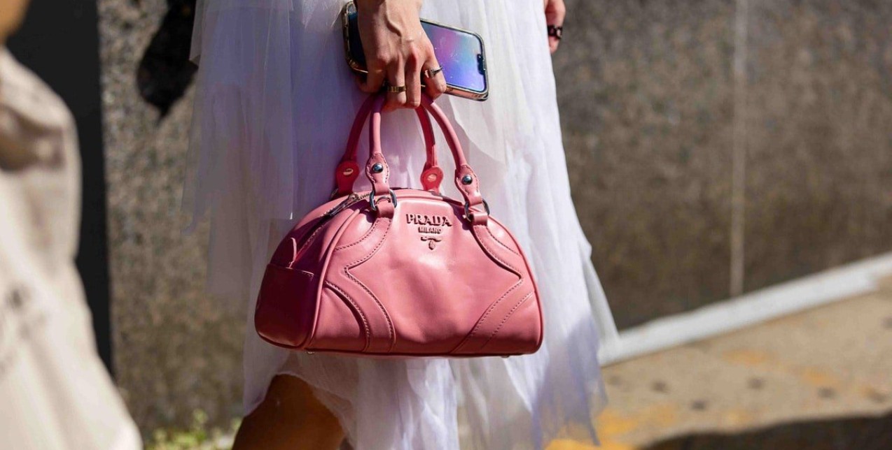 Τα colour trends στις τσάντες της σεζόν  