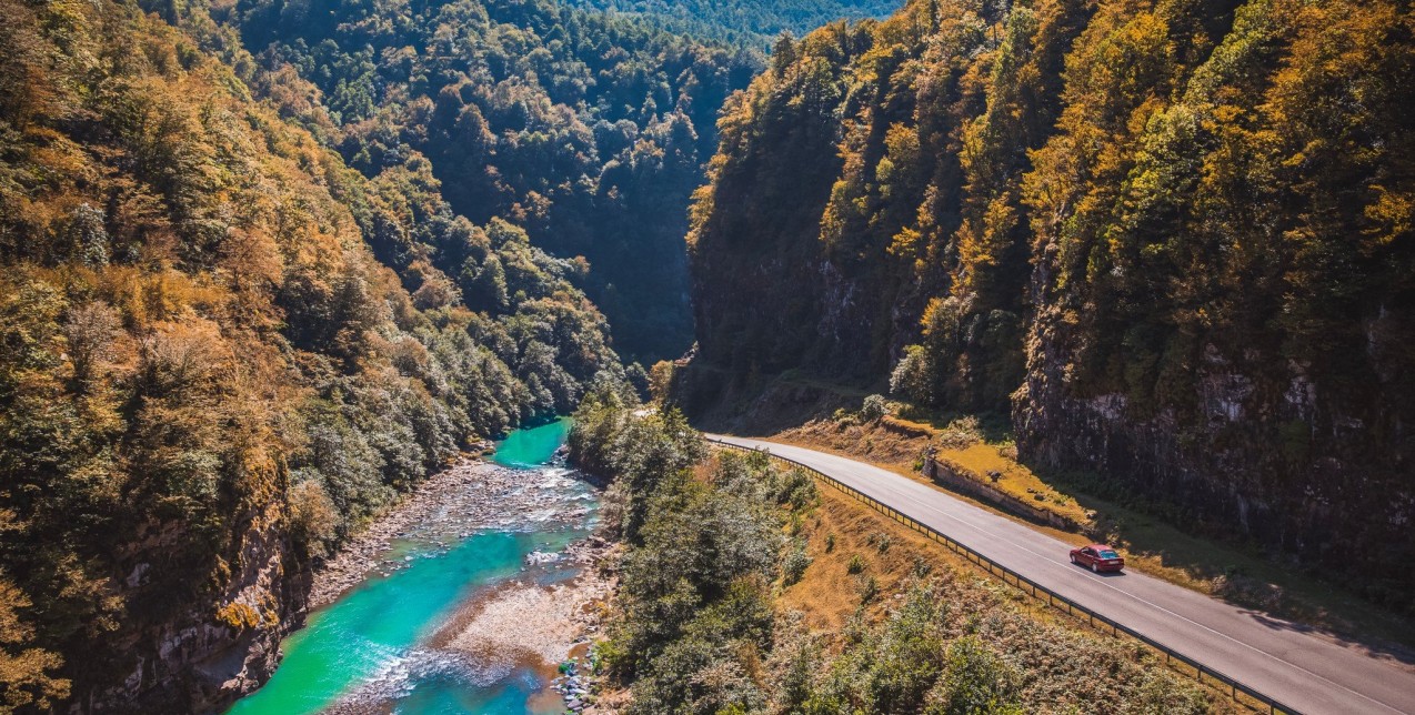 Αγίου Πνεύματος: Οι 5 προορισμοί που ξεχωρίσαμε για μια one-of-a-kind απόδραση