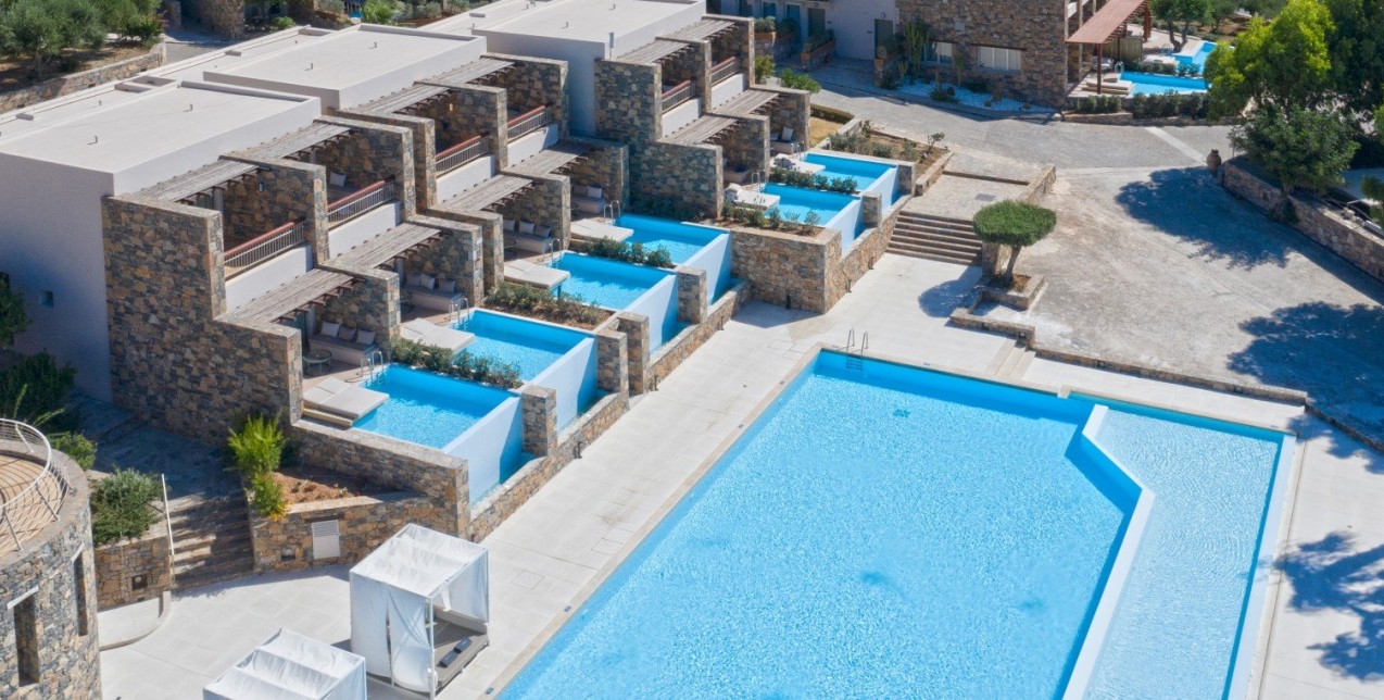 6+1 λόγοι που μας κάνουν να επιστρέφουμε στο Wyndham Grand Crete Mirabello Bay