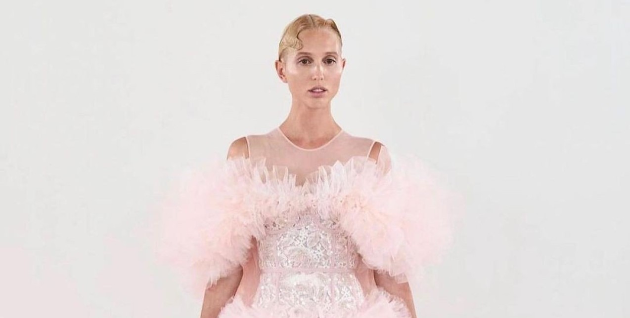 Giambattista Valli: Η Μαρία Ολυμπία περπάτησε στο haute couture show στο Παρίσι