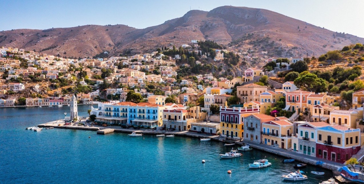 An insider guide to: Σύμη, με τη γευσιγνώστρια Σμαράγδα Ντασιούδη Μακρή