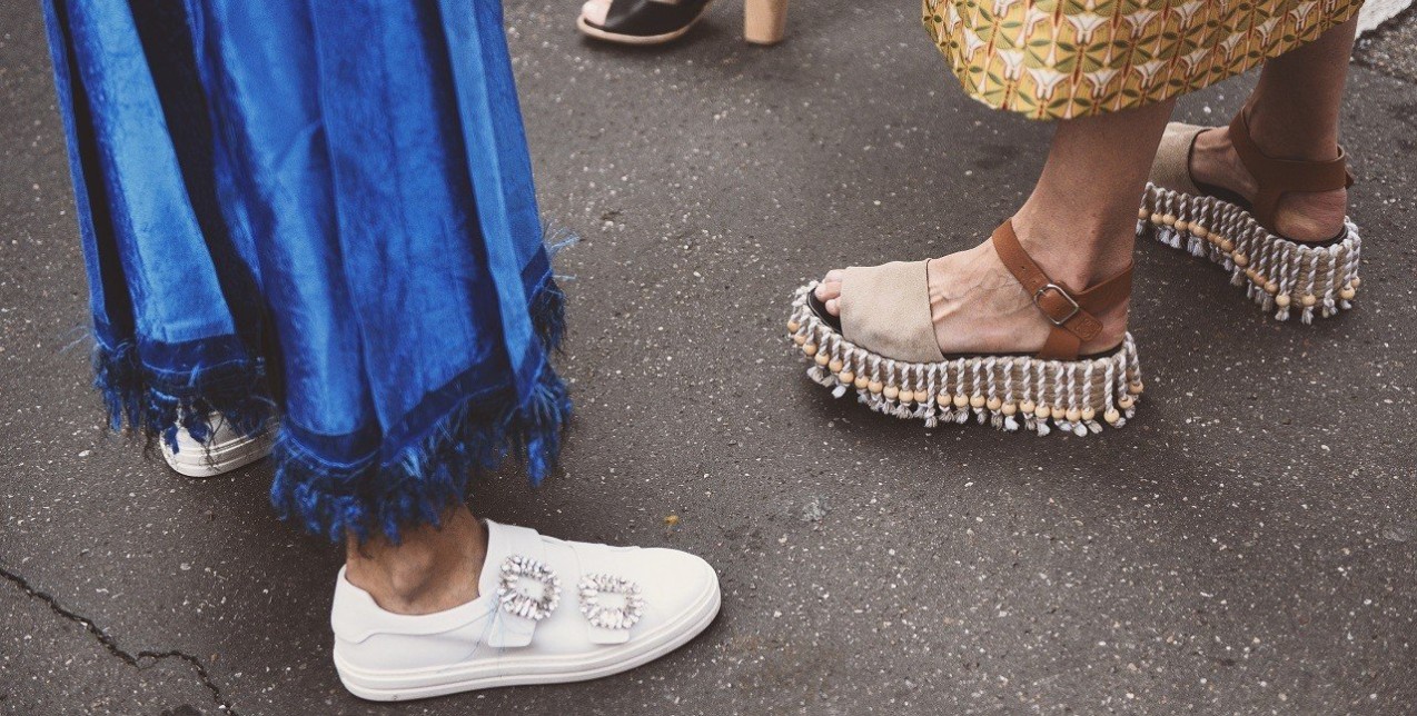 Sneaker alert: Τα πιο on-trend καλοκαιρινά ζευγάρια αθλητικών φέτος