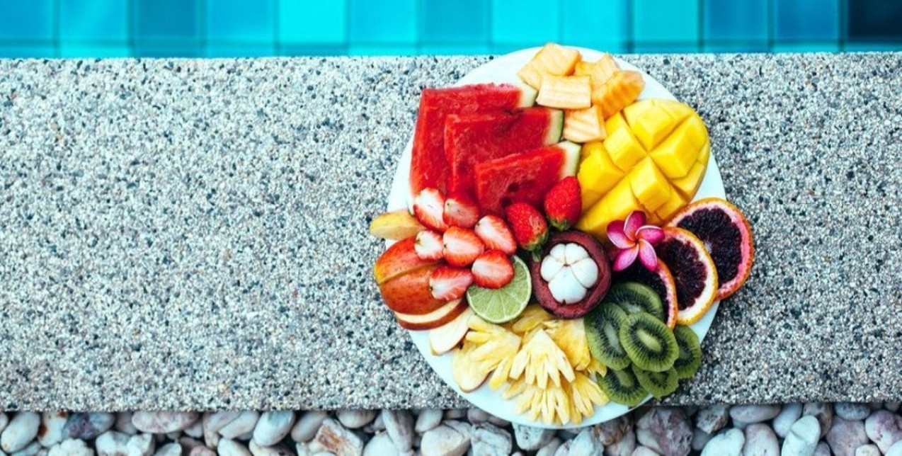 Τα super-tasty υγιεινά snacks που αξίζει να προσθέσετε στην beach-bag σας αυτό το καλοκαίρι