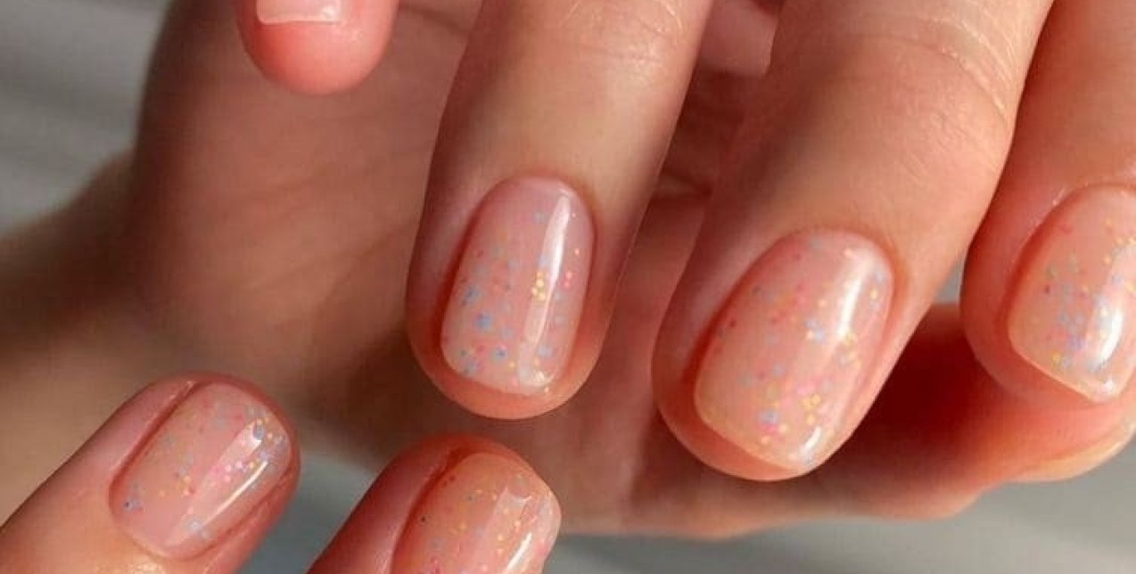 Nail colors: 7 top καλοκαιρινές επιλογές που πρέπει να δοκιμάσετε