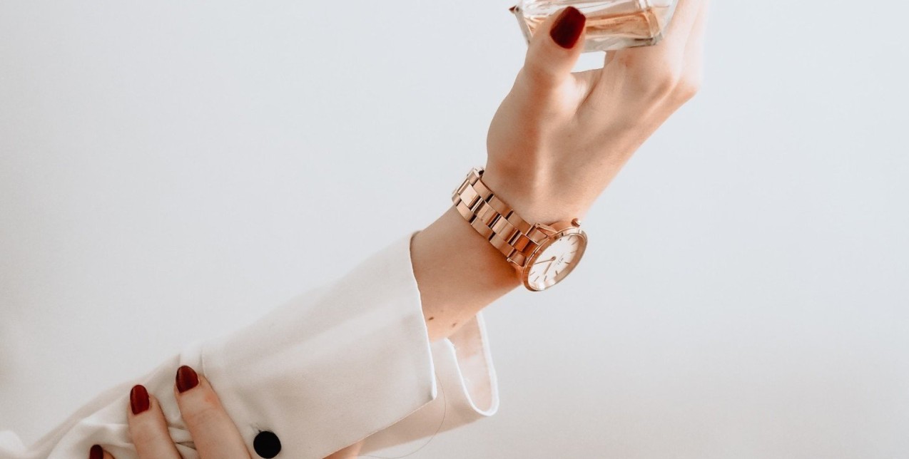 Αρώματα: 5+1 τρόποι για να παρατείνετε τη διάρκεια τους 