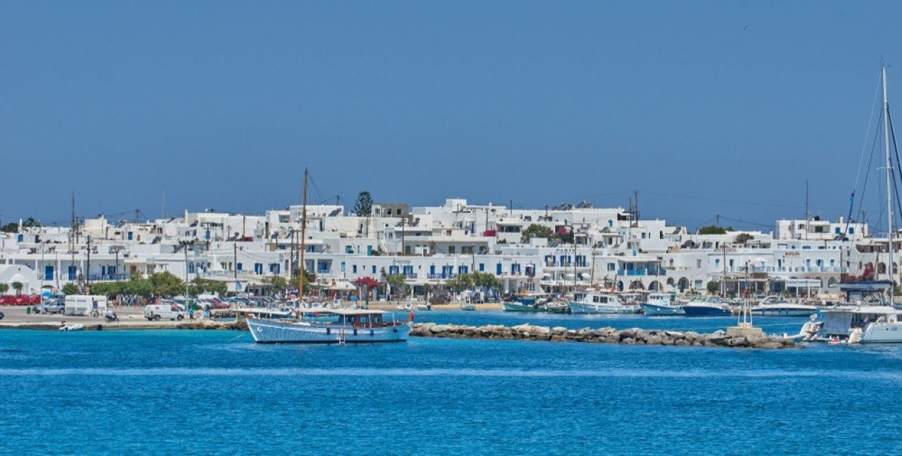 An insider guide στην: Αντίπαρο, με την jewelry curator Έλενα Ξανθοπούλου