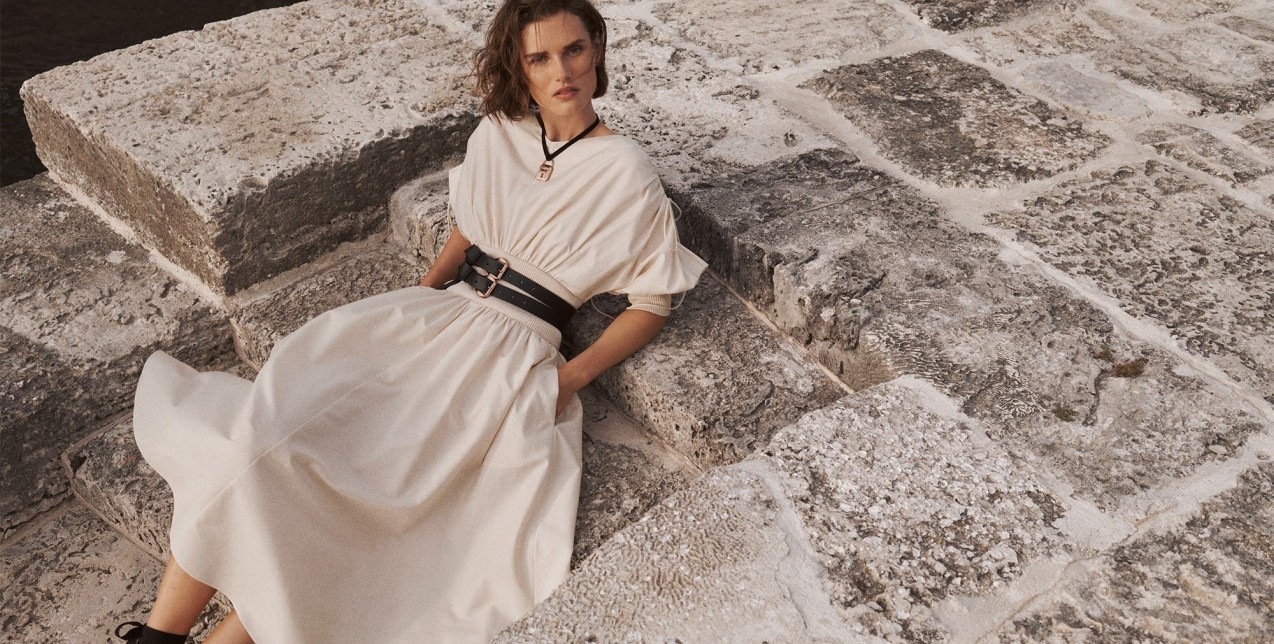 Midi dress: Το πιο ευέλικτο φόρεμα των διακοπών - και όχι μόνο