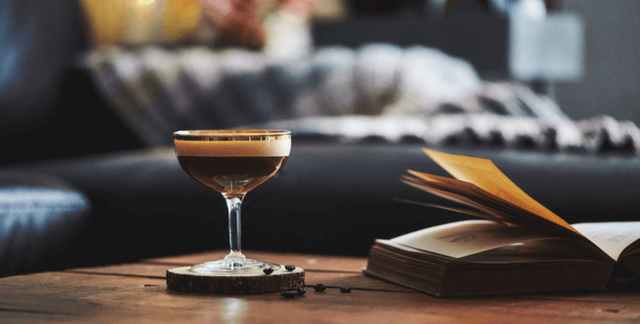 Τα coffee table books ποτών για την πιο εξειδικευμένη εμπειρία προετοιμασίας τους 