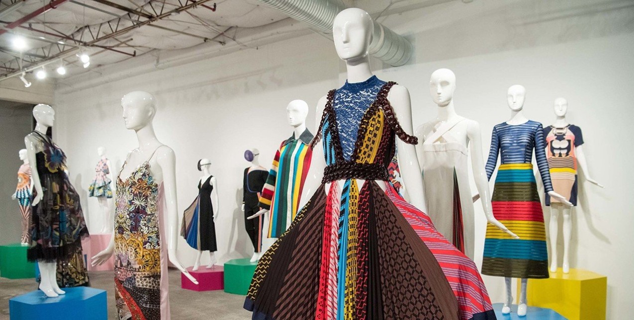 Η πρώτη καλειδοσκοπική έκθεση της Mary Katrantzou στο Dallas 