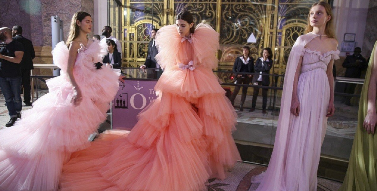 Το παραμυθένιο show υψηλής ραπτικής του Giambattista Valli 